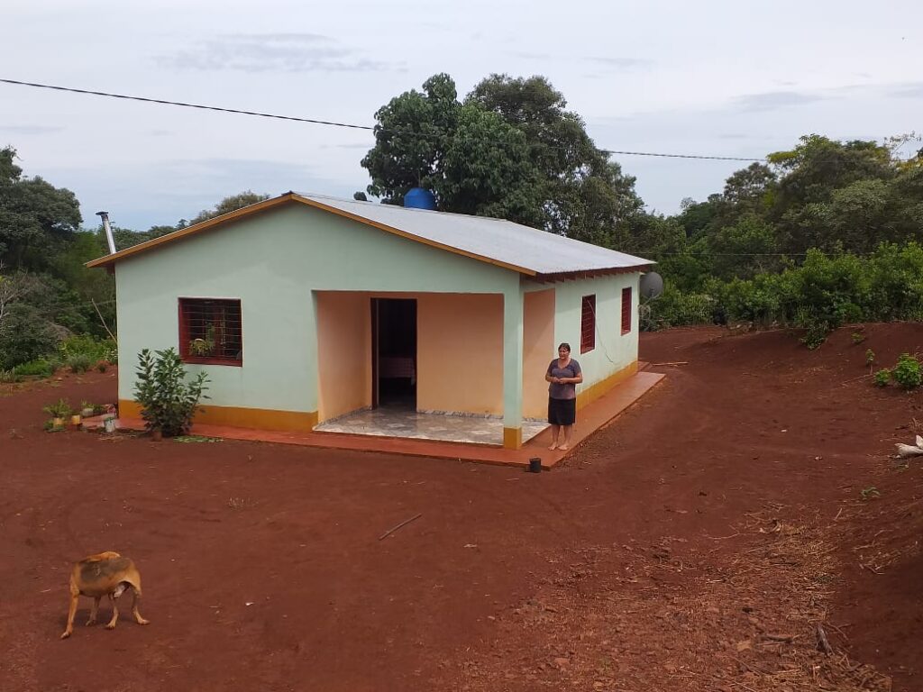 Nuevas viviendas rurales del IPRODHA gestionadas por mujeres de San Pedro
